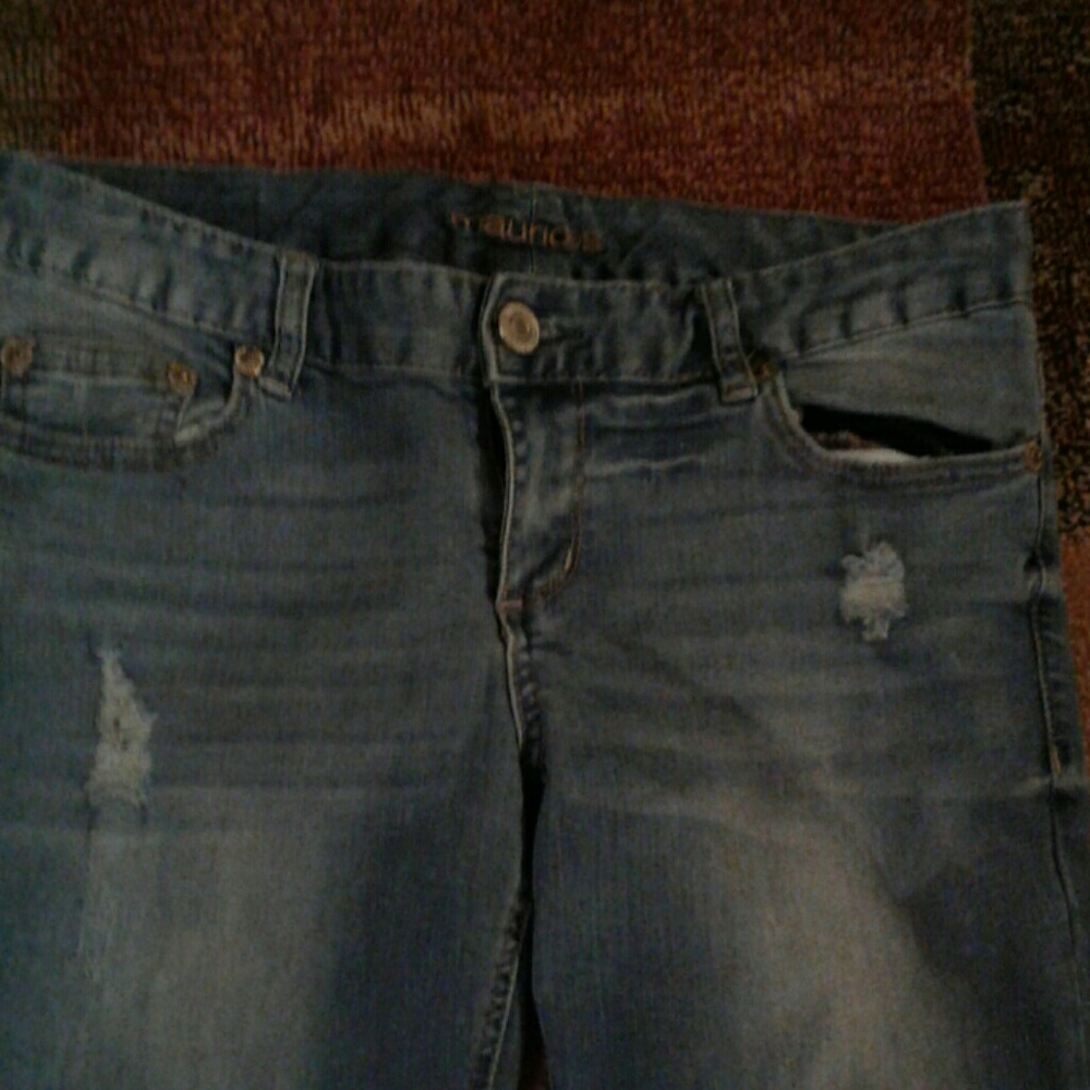 💕💕 3 for 15.00 Maurices jeans